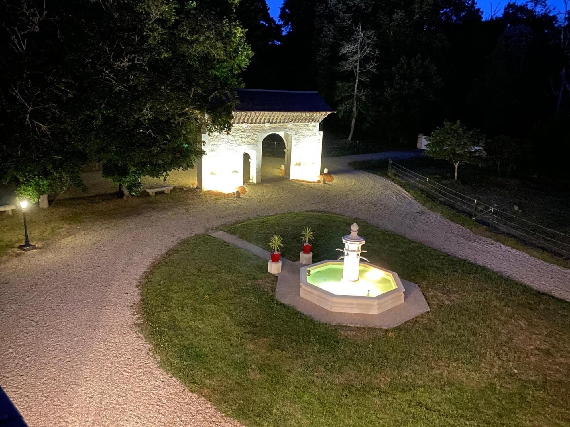 Chateau De Bellevue B&B Et Appartements Avec Piscine Saisonal Chauffee Et Chambres Partout Climatisees Saint-Avit  Kültér fotó