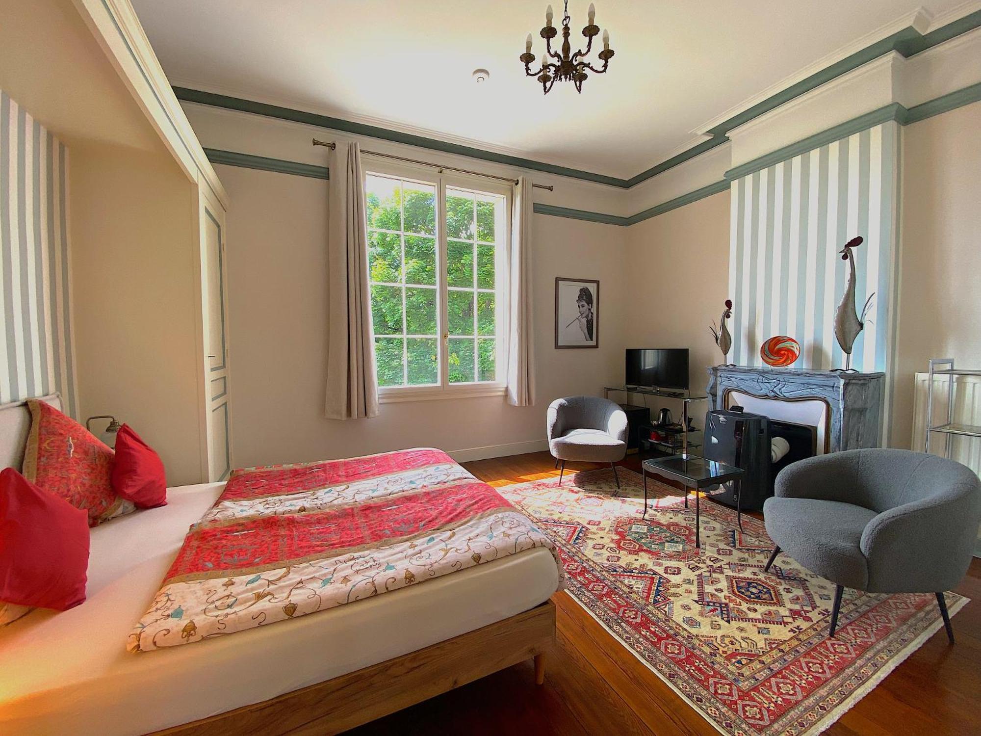 Chateau De Bellevue B&B Et Appartements Avec Piscine Saisonal Chauffee Et Chambres Partout Climatisees Saint-Avit  Kültér fotó